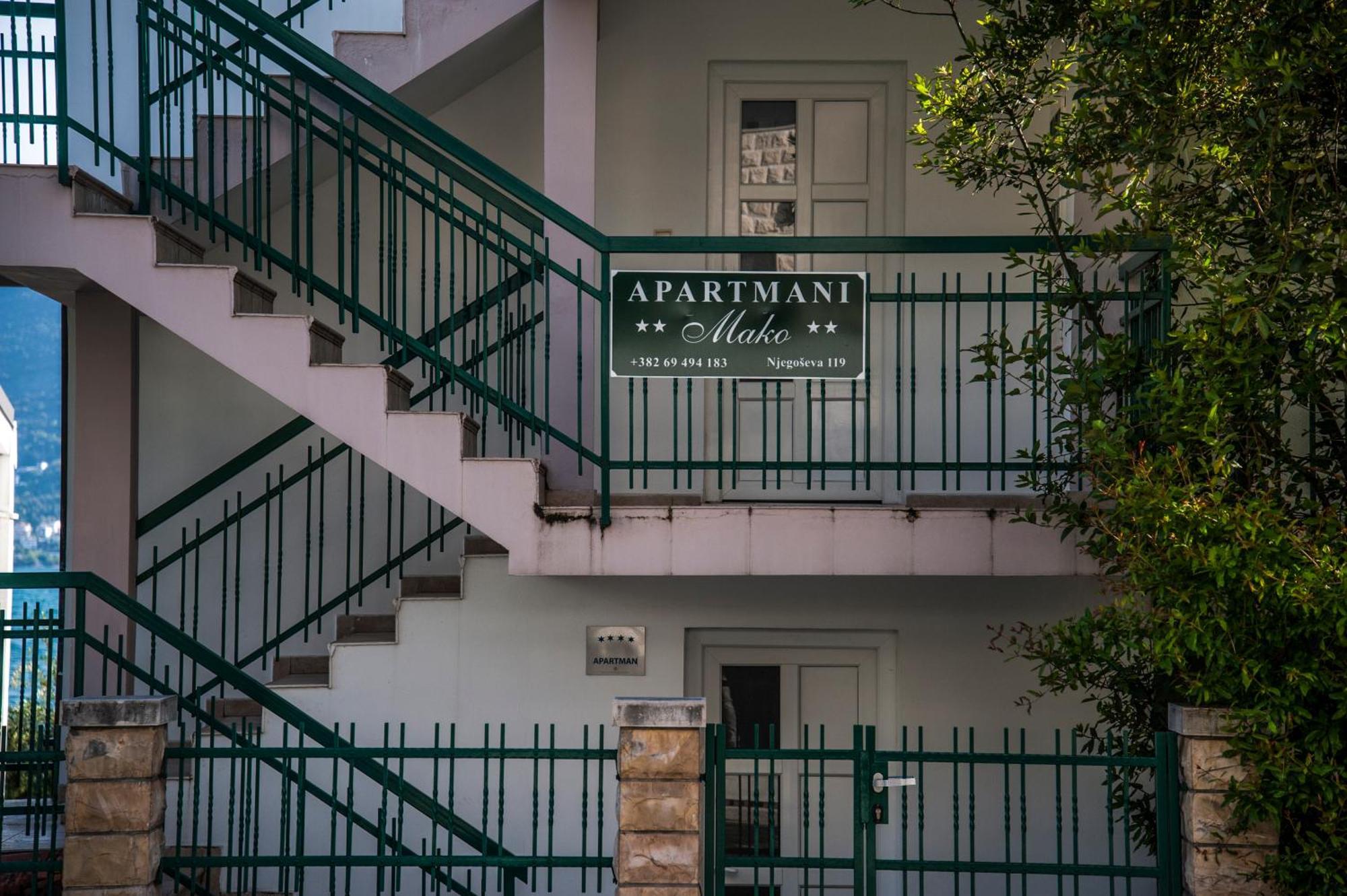 Apartments Mako Херцег-Нови Экстерьер фото